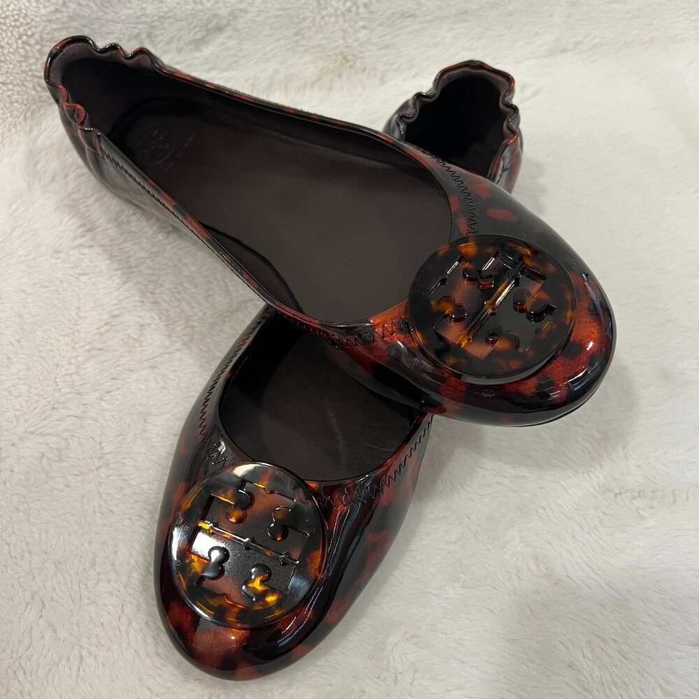 9.5 Tory Burch Minnie Travel Ballet Flat with Logo - Tortoise Patent Leather